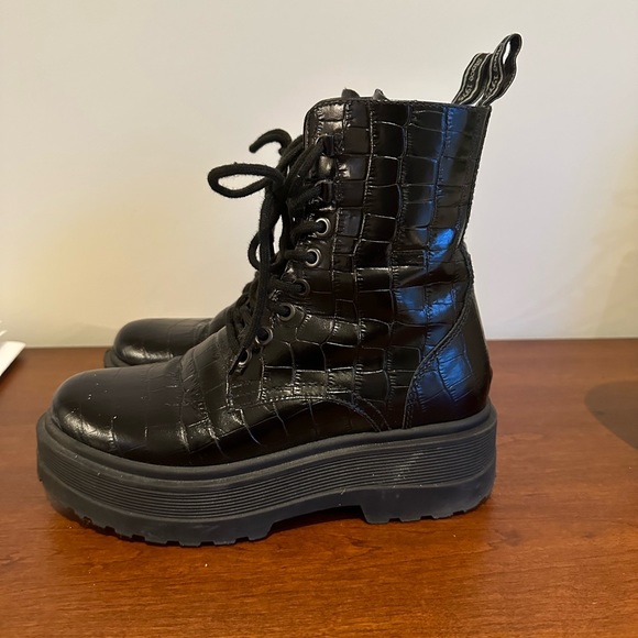 NeroGiardini Crocodile print combat boots - Picture 3 of 6